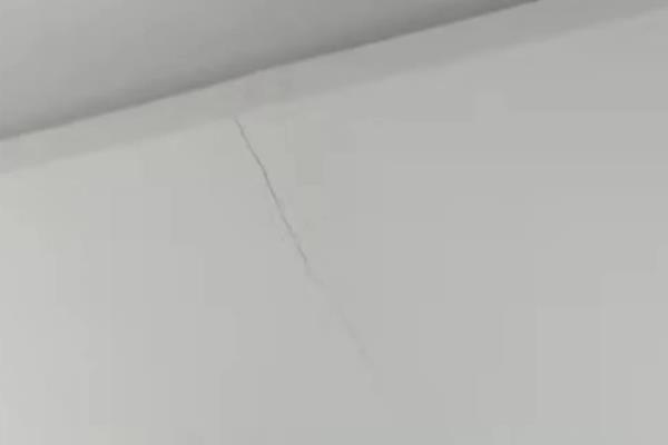 石膏板造型吊頂，有效預(yù)防墻面裝修成品開裂有哪些措施?